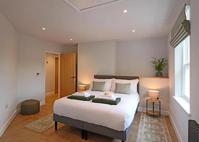 Luxurious Modern Retreat